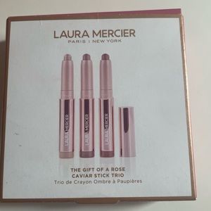 Cream eyeshadow. Laura Mercier.